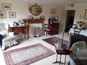 Sitting Room (4)- click for photo gallery